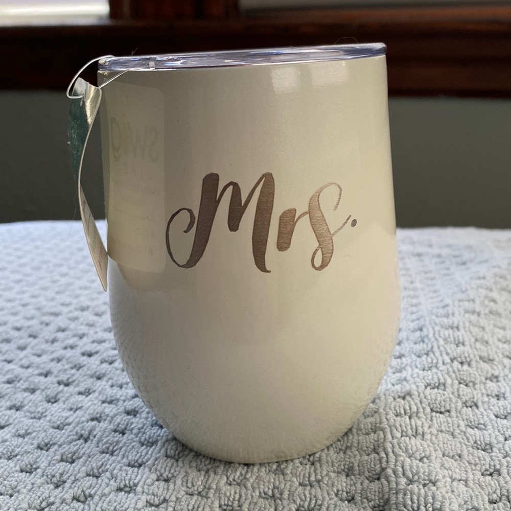 NWT Swig Life “Mrs.” Wine tumbler